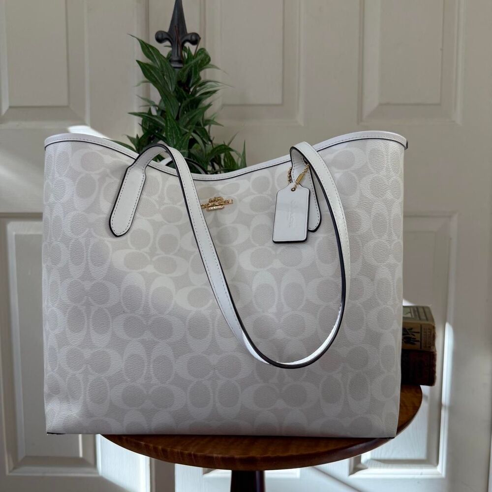 COACH City Tote Bag Signature Canvas CV976 in Chalk with White leather handles